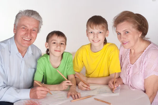 Nagyszülők és unokái — Stock Fotó