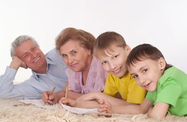 Бабушки и внуки — стоковое фото