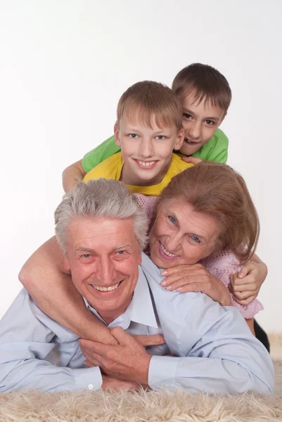 Abuelos y nietos — Foto de Stock