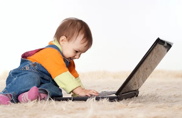 Kid in network — Stock Photo, Image
