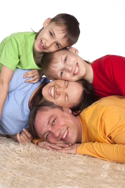 카펫에 부유한 가족 — 스톡 사진