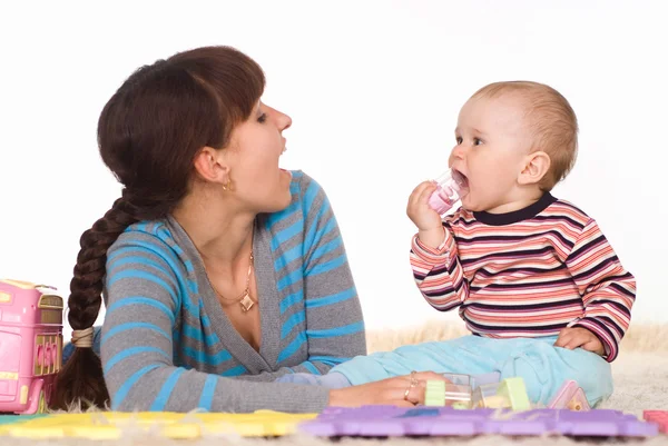 Mom playing with son — Stock Photo, Image