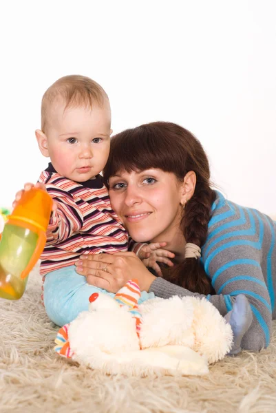 Mamá y un bebé —  Fotos de Stock