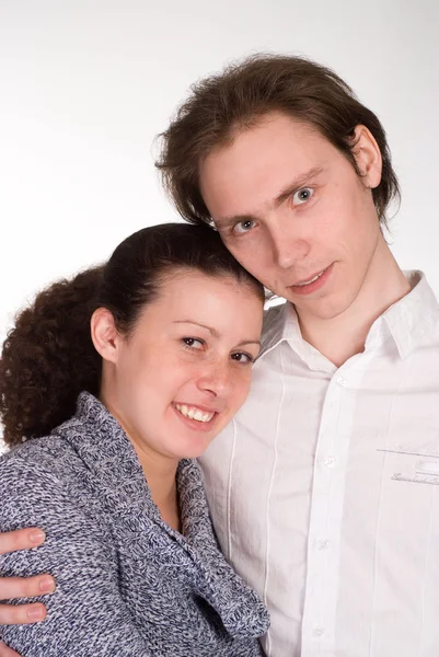 Νεαρό ζευγάρι σε λευκό — Φωτογραφία Αρχείου