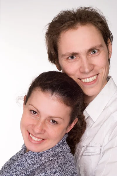 Jeune couple sur blanc — Photo