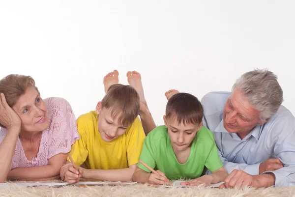 Far-och morföräldrar och barnbarn — Stockfoto