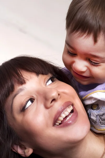 Portrait of a mom with child — Stock Photo, Image