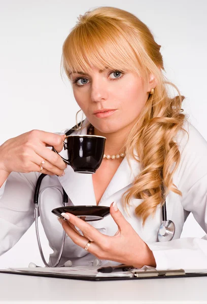 Dokter minum teh — Stok Foto