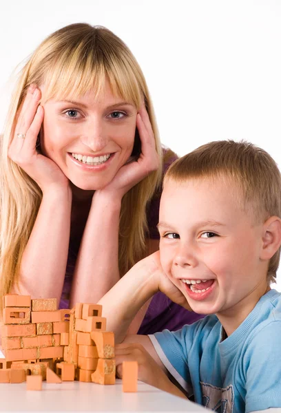 Mamá e hijo jugando — Foto de Stock