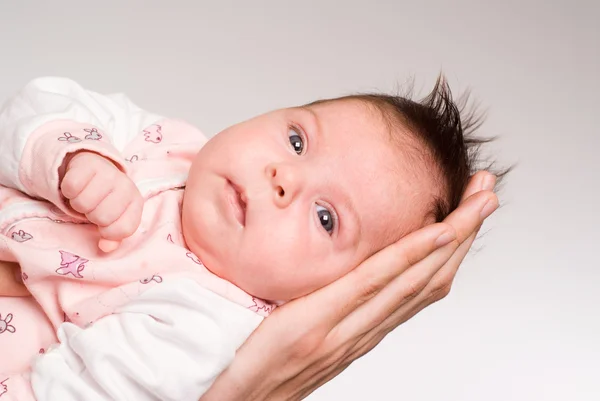 Bebé en la mano —  Fotos de Stock