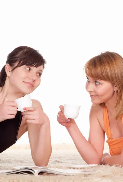 Dos chicas beben té — Foto de Stock