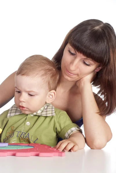 Mãe com seu filho jogar — Fotografia de Stock