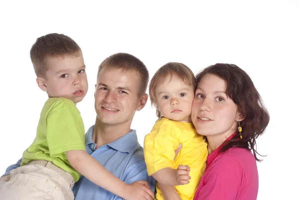 Leuk gezin op wit — Stockfoto