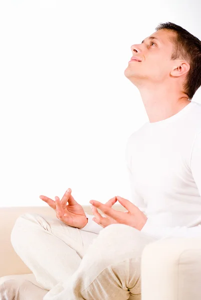 Tipo inteligente meditando — Foto de Stock