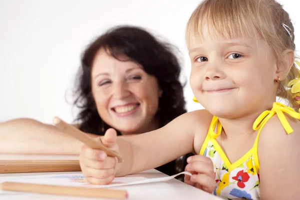 Mom and daughter draw — Stock Photo, Image