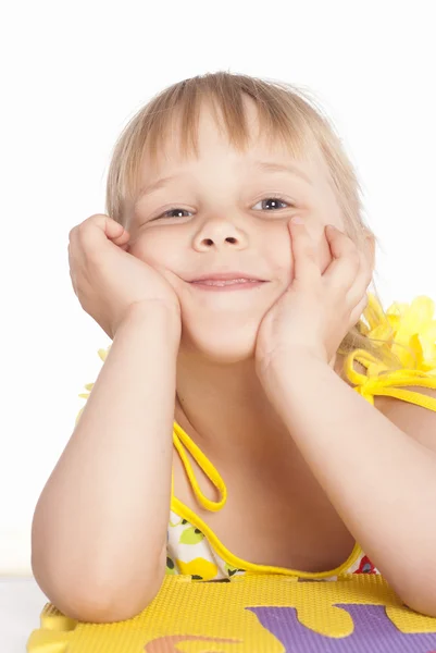 Mała dziewczynka uśmiecha — Zdjęcie stockowe