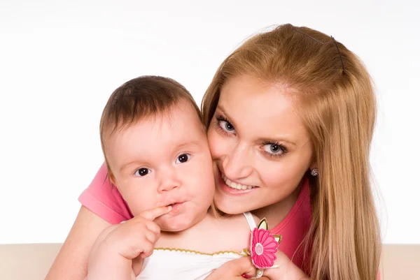 Sonriente mamá y bebé —  Fotos de Stock