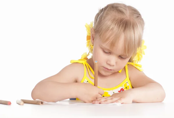 Mała dziewczynka rysuje — Zdjęcie stockowe