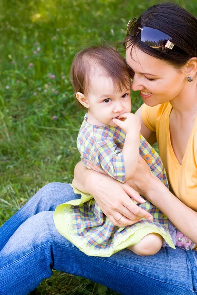 Happy mom with her child — Stock Photo, Image