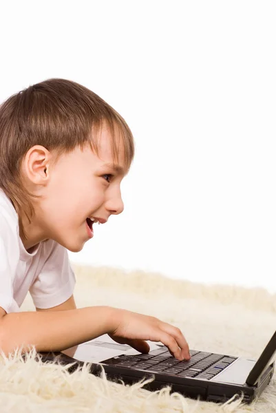 男孩和计算机 — 图库照片