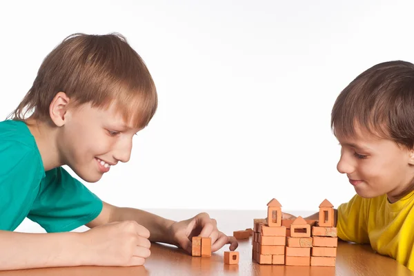 Dva chlapci hrají — Stock fotografie