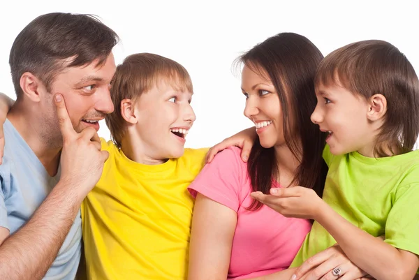 Gelukkige familie op wit — Stockfoto