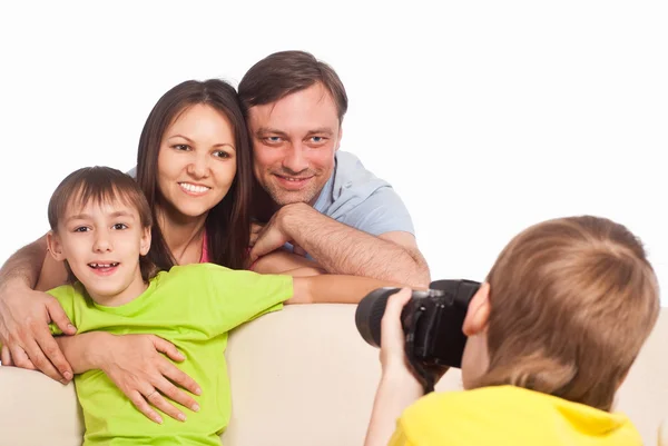 Familie fericită cu cameră foto — Fotografie, imagine de stoc