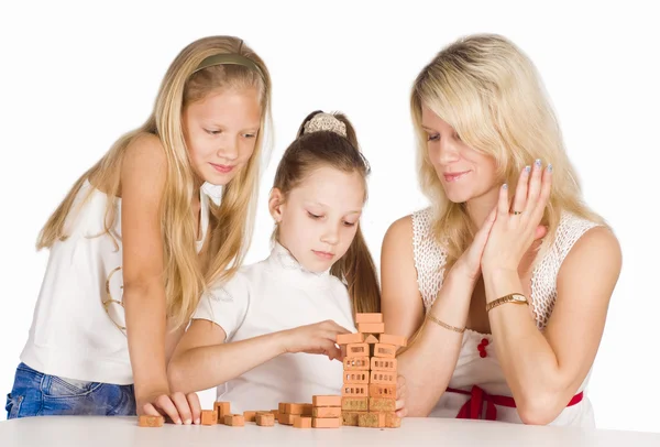 Moeder speelt met dochters — Stockfoto
