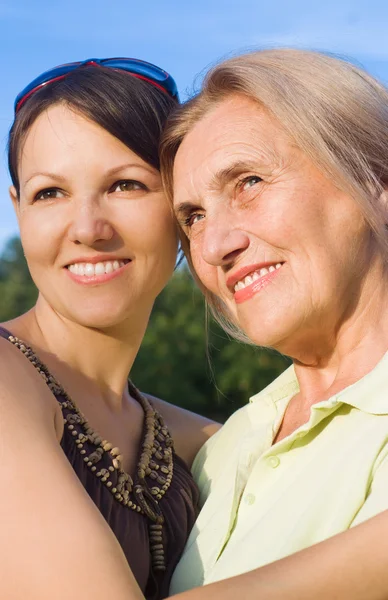 Adult daughter with mom — Stock Photo, Image