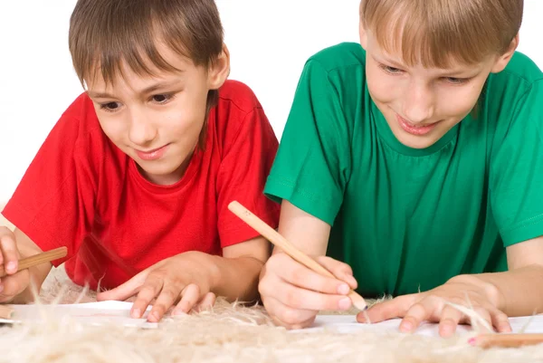 Two boys drawing — Stock Photo, Image