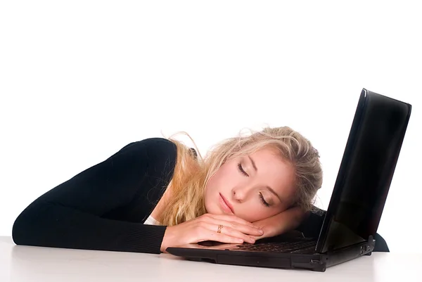 Mädchen schläft mit Laptop — Stockfoto