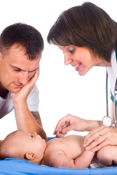 Enfermera con bebé y papá —  Fotos de Stock