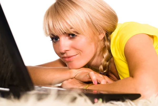 Meisje en laptop — Stockfoto