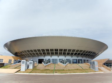 Astana içinde bina sirk