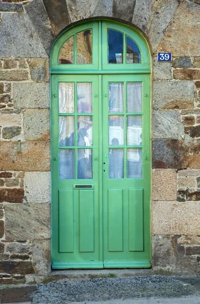 Yeşil kapı — Stok fotoğraf