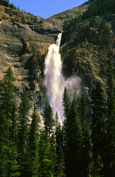 Waterval in Canadese rockies — Stockfoto