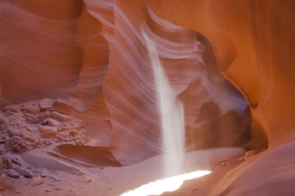 Lower antelope canyon, az pagina met sunbeam — Stockfoto