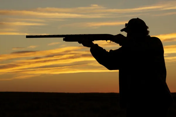 Hunter With Shotgun in Sunset — Stock Photo, Image