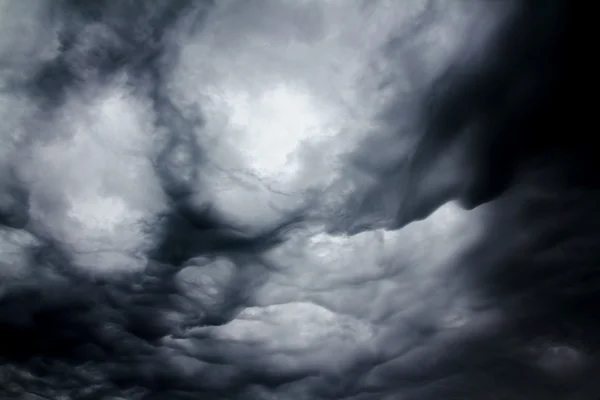 Tornadowolken sammeln sich Stockfoto