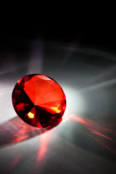 Diamante rojo —  Fotos de Stock