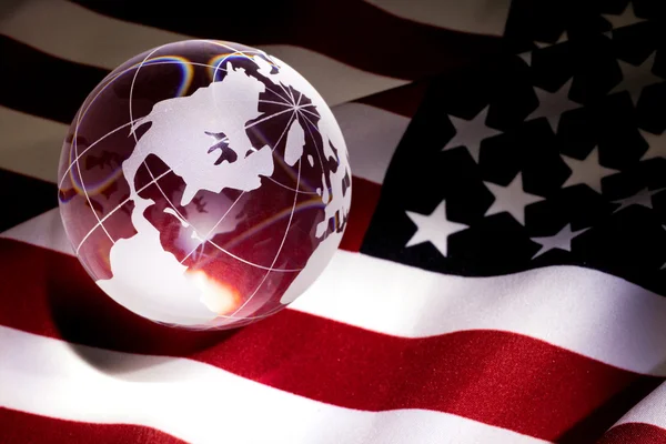 Flaga glob i Stany Zjednoczone Ameryki — Zdjęcie stockowe