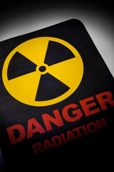 Σημάδι κινδύνου ακτινοβολίας — Φωτογραφία Αρχείου