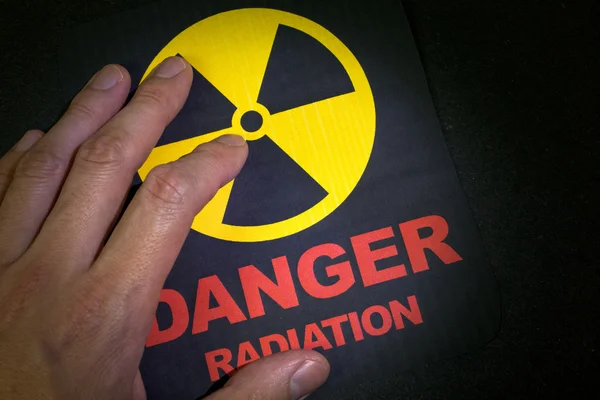 Segnale di pericolo di radiazioni — Foto Stock