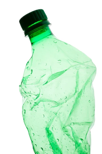 Garrafa de água verde esmagada — Fotografia de Stock