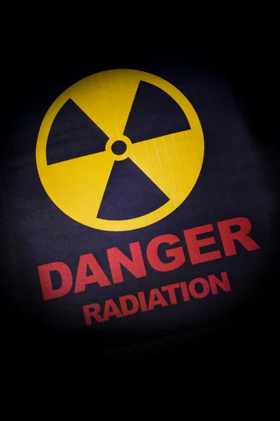 Znak zagrożenia promieniowaniem — Zdjęcie stockowe