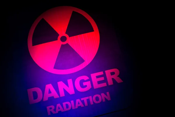 Señal de peligro de radiación — Foto de Stock