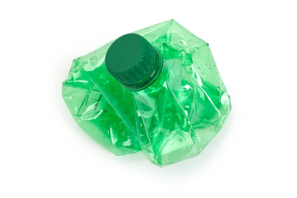 Garrafa de água verde esmagada — Fotografia de Stock