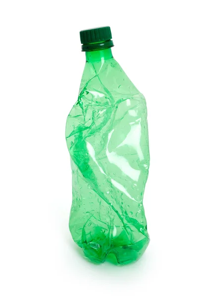 Geplette groene fles water — Stockfoto