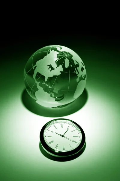 Globe and clock — Stock Photo, Image
