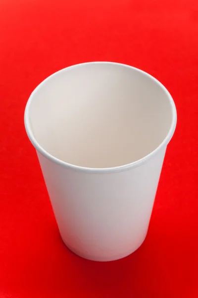 Білі паперових склянок — стокове фото
